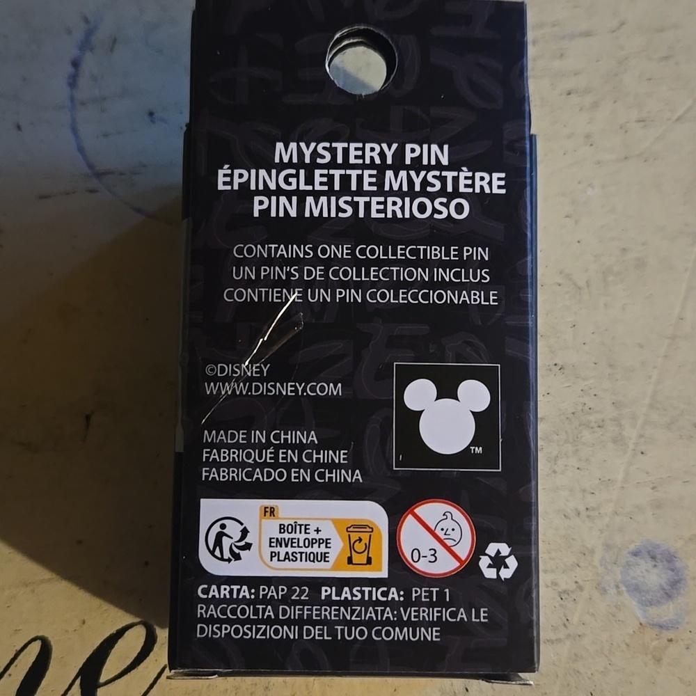 Loungefly Disney Mystery Scented Pin - Stitch With Fruit - Picture 2 of 2